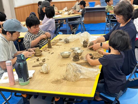 ハニワ作陶の様子3