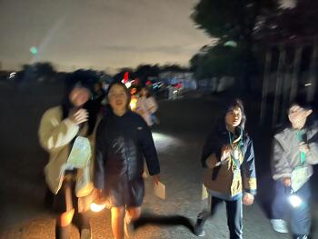 歩く