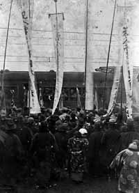 鶴瀬駅で兵士を見送る写真