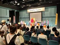 富士見太鼓の会による太鼓の演奏の写真