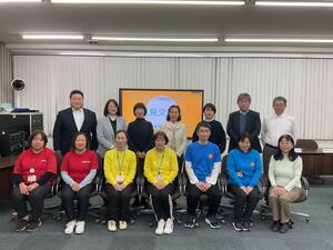 児童館職員の皆さんとの集合写真