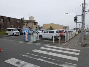 臨時駐車場1