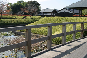 城跡ゾーンの土塁