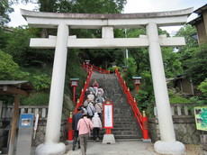 織姫神社階段下